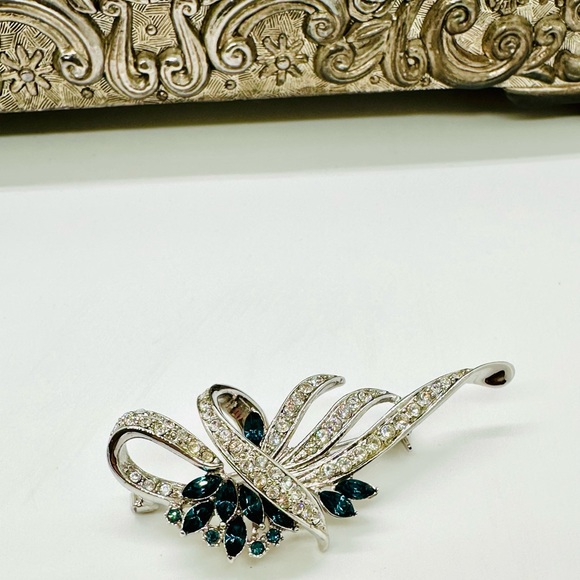 Vintage Blue Rhinestone Brooch - Picture 10 of 11
